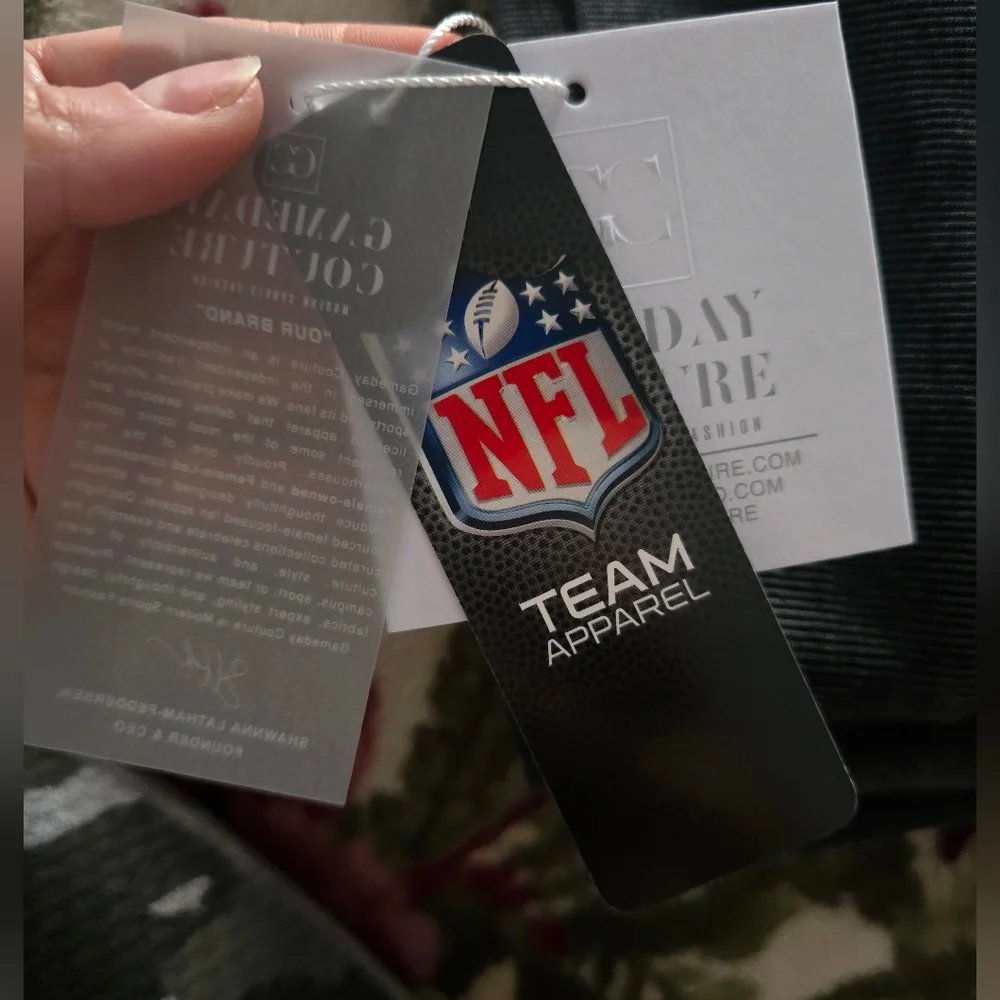 NWT Seatle Seahawks NFL Gameday Couture Navy Vintage Wash Oversized Crewneck - Picture 5 of 5